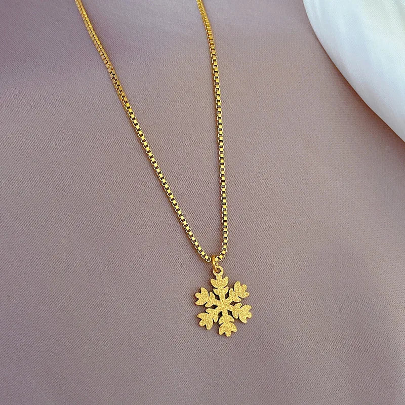 Popular New Design Tarnish Free Snow Flake Pendant Necklace 18K Gold Plated Stainless Steel Pendant Necklace
