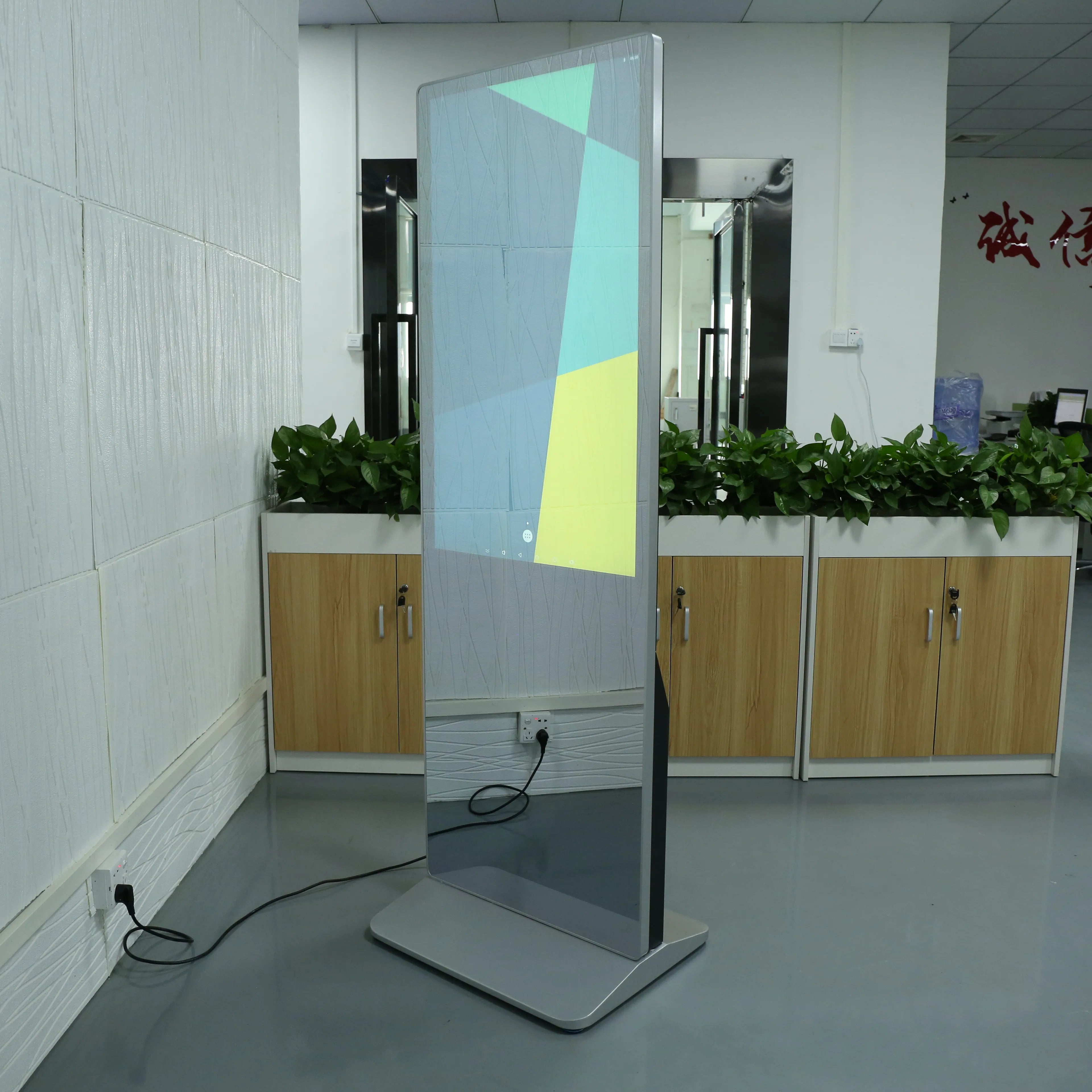 Factory Direct Intelligent Workout Mirror Touch Screen Mirror Advertising Digital Signage Smart Mirror