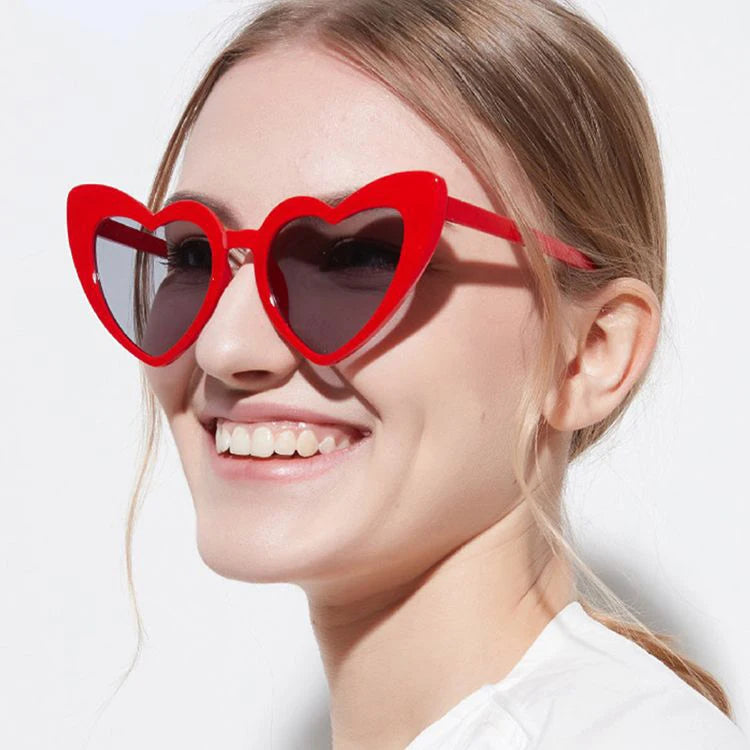 Fashion Design Women Retro Trendy Oversized Love Heart Sunglasses Cute Big Cat Eye Sun Glasses
