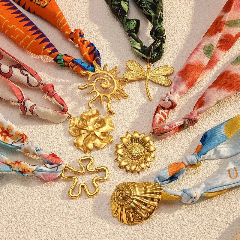 Hot-Selling Versatile Design Cool Style Choker Necklace Stainless Steel Pendant on Gold Plated Fashion Silk Scarf Necklace