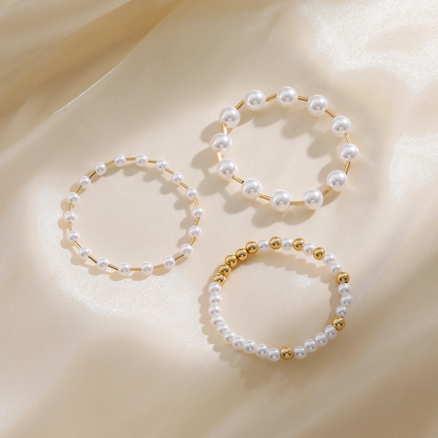 Original 2023 Sketchy Ins Spring Summer Handmade Beaded Elastic Gold Beads White Pearl Bracelet for Women Girl
