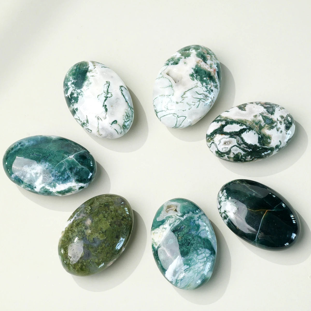 Wholesale Natural Moss Agate Crystal Raw Stone Hot Pack Yoga Stone for Hand Play and Palm Beauty Essence