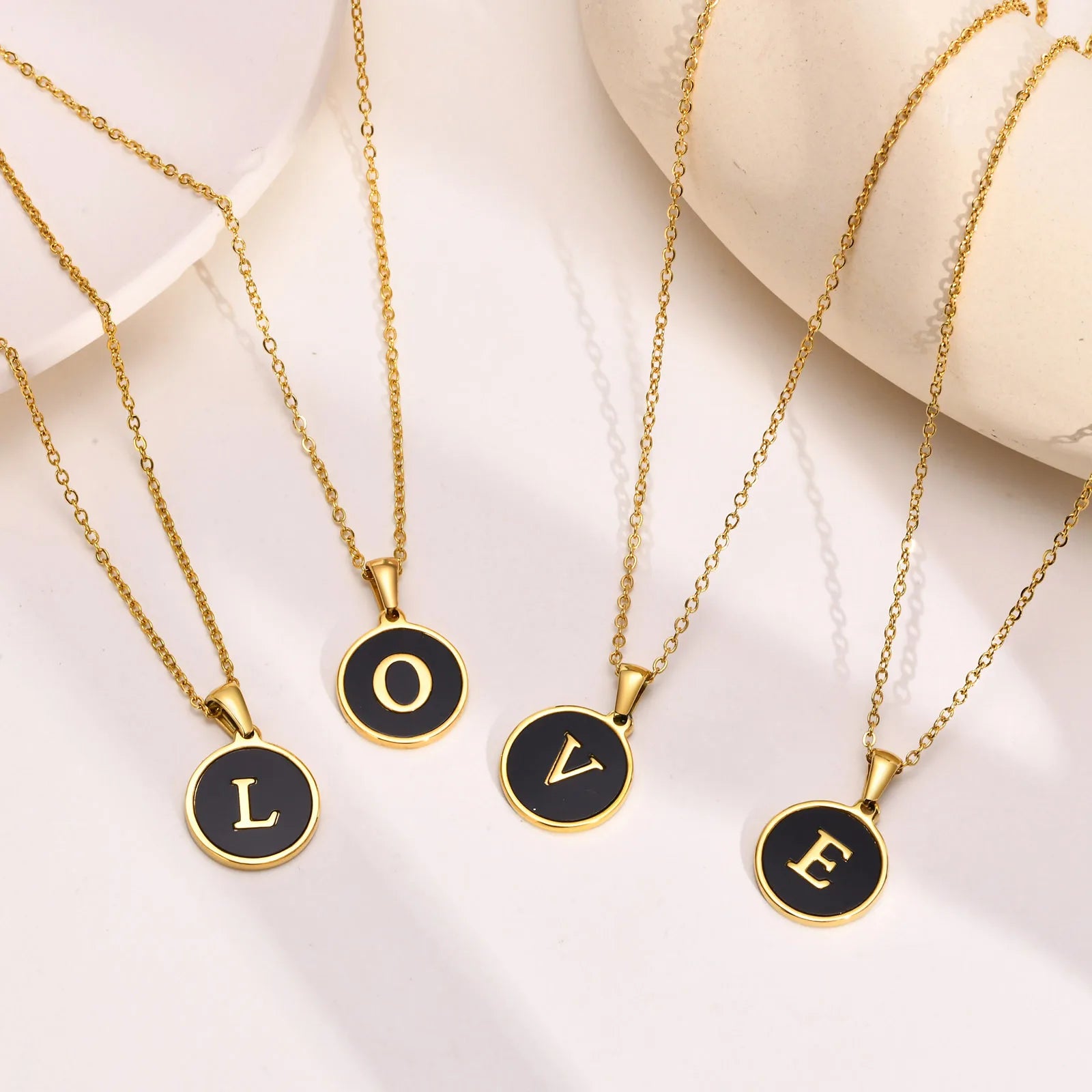 Fashion Stainless Steel 26 Letter Necklace Pendant Acrylic Letter Titanium Steel Necklace for Women