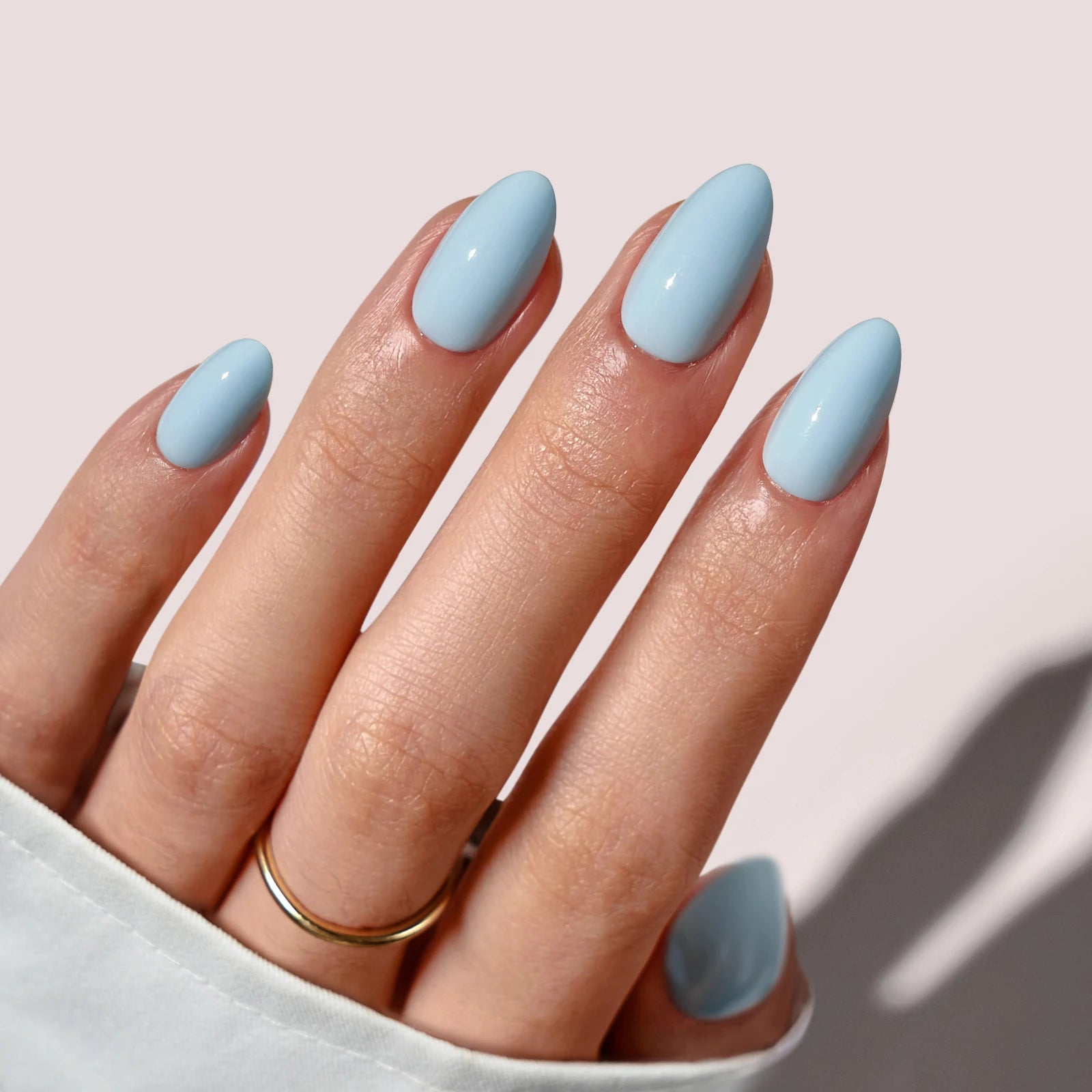 BTArtbox Plain Solid Color Summer Premium Press on Nails Wholesale Short Almond Blue Reusable Soft Gel False Fake Nails Press on