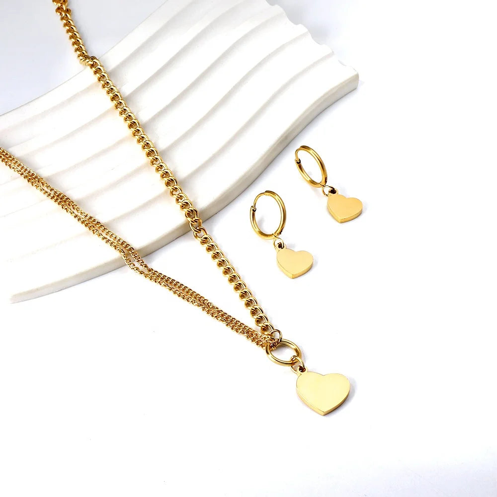 2023 Custom Wholesale Trendy Gold Plated Stainless Steel Jewelry Set Waterproof Heart Shaped Necklaces Weddings Engagements
