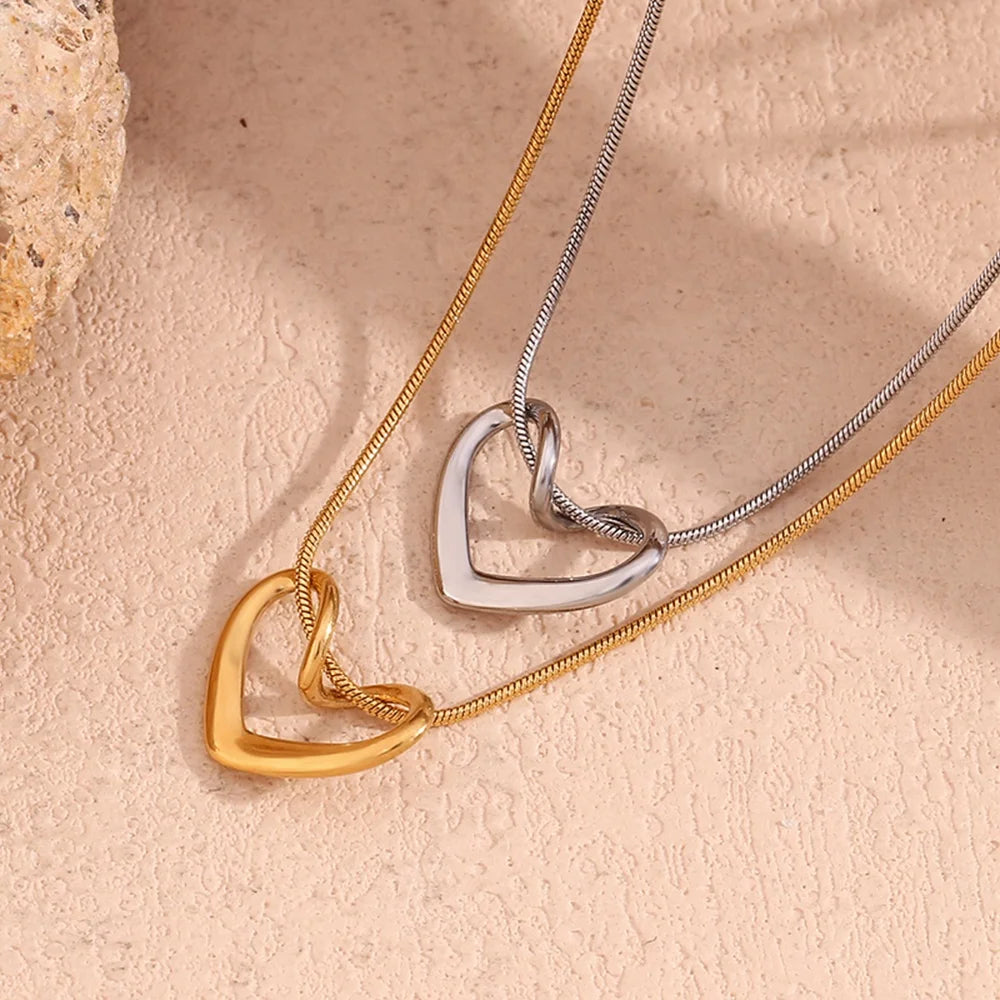 Dreamshow Summer Hollow Heart Pendant Necklace Gold Plated Snake Chain Necklace Stainless Steel Jewelry