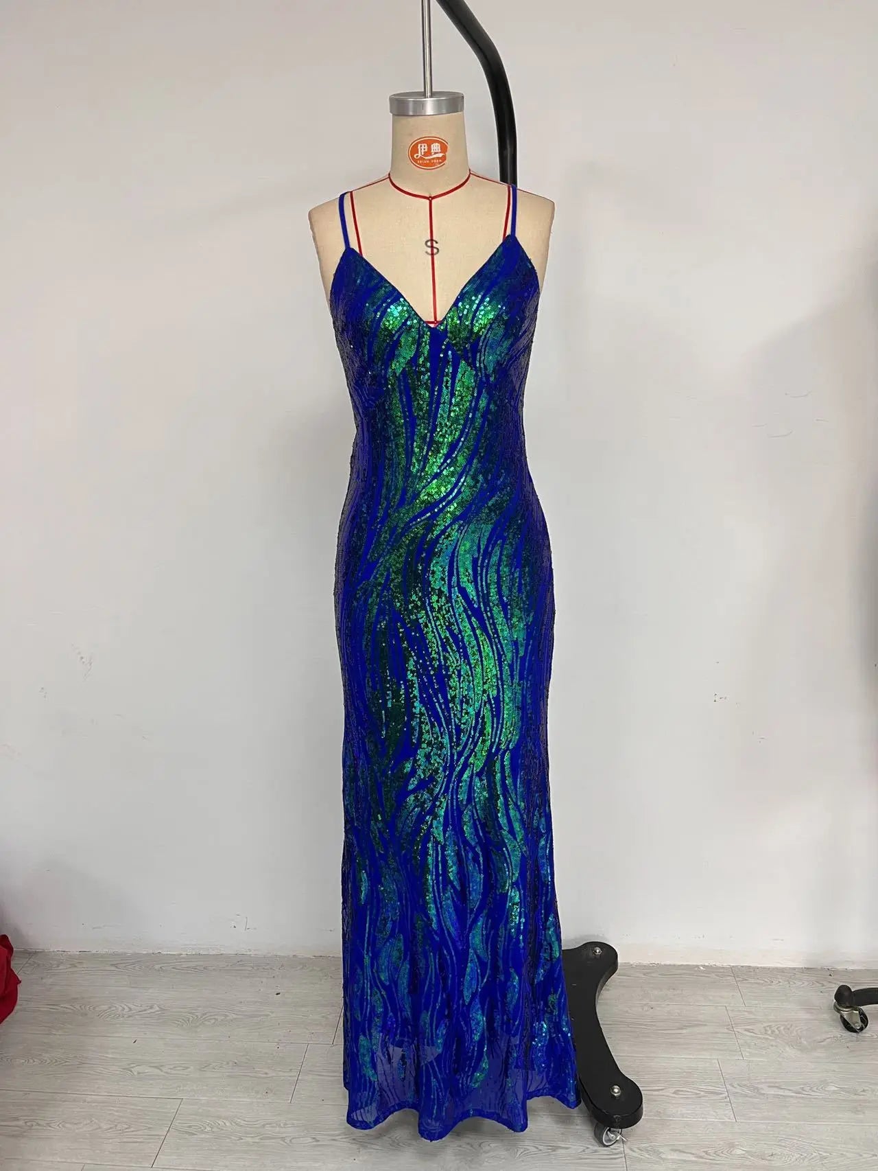 New European and American Sequin Backless Deep V-Neck Sleeveless Long Evening Dresses