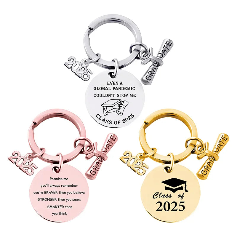 Factory Supply Anti Tarnish Graduation Ceremony Keyring Souvenir Bachelor Hat Class Badge Keychain for Promotion