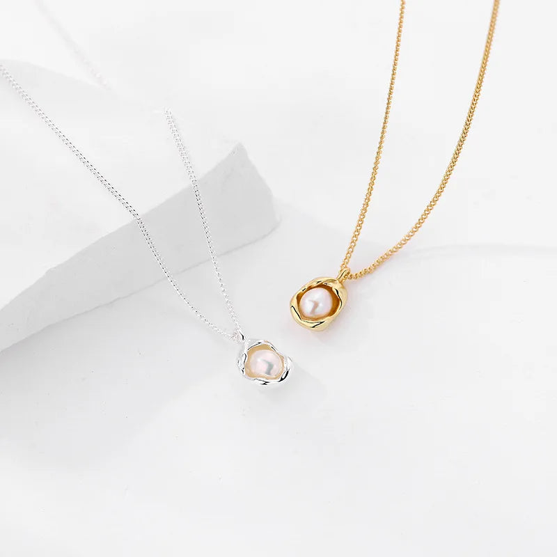 Vintage Fashion Clavicle Chain Pearl Necklace Female Niche Design Sense 925 Sterling Silver Temperament Irregular Necklace