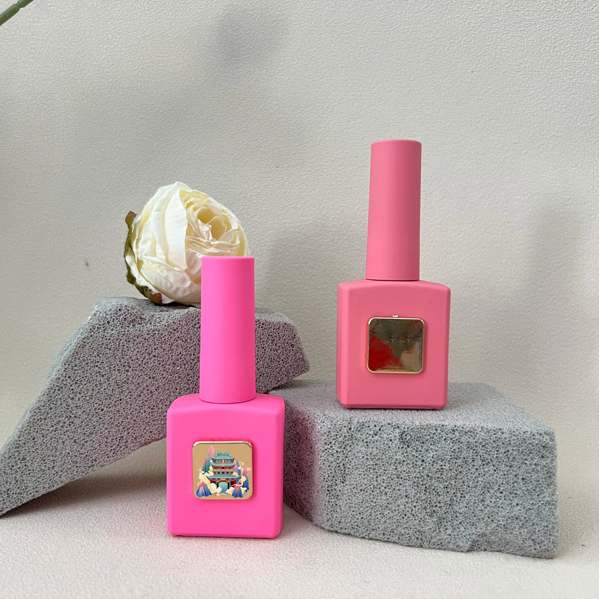 Customized Soft Touch Matte Pink Square Nail Polish Glass Bottle with Pink Round Cap and Flat Brush