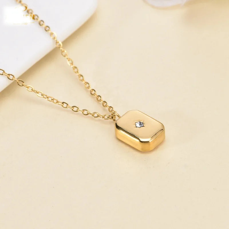 Wholesale Custom 18K Gold PVD Plated North Star Square Rectangle Pendant Necklace North Tarnish Free Waterproof Gold Jewelry