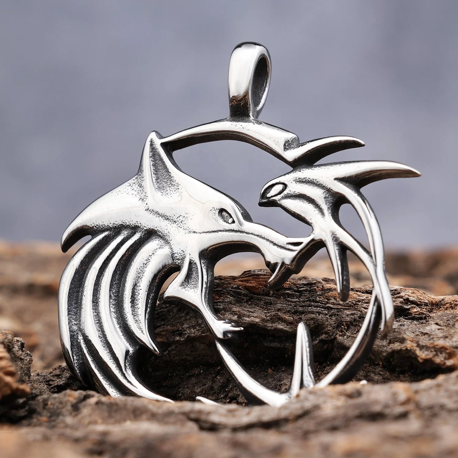 Fashionable Witcher Netflix White Wolf Pendant Retro Stainless Steel Retro Viking Medallion Wolf Necklace Jewelry with Chains