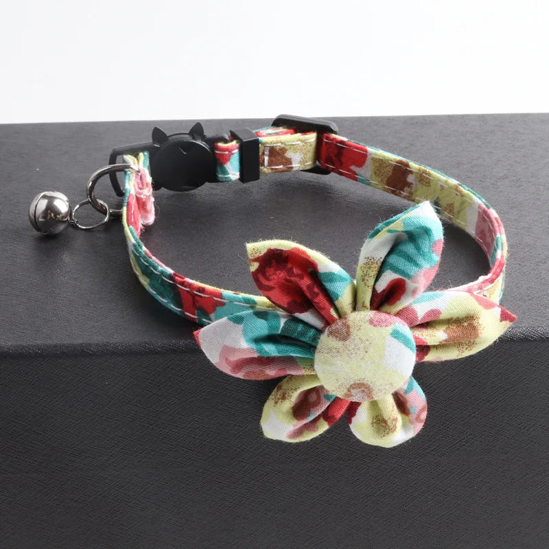 Wholesale Luxury Sun Flower Shape Pet Collar Cheap Adjustable Pet Cat Collars Leashes