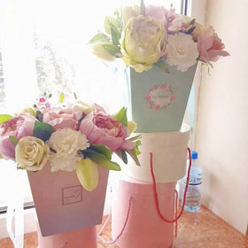 Valentine's Day Trapezoid Cardboard Portable Box Flower Bucket Flower Box Rose Box with Handle