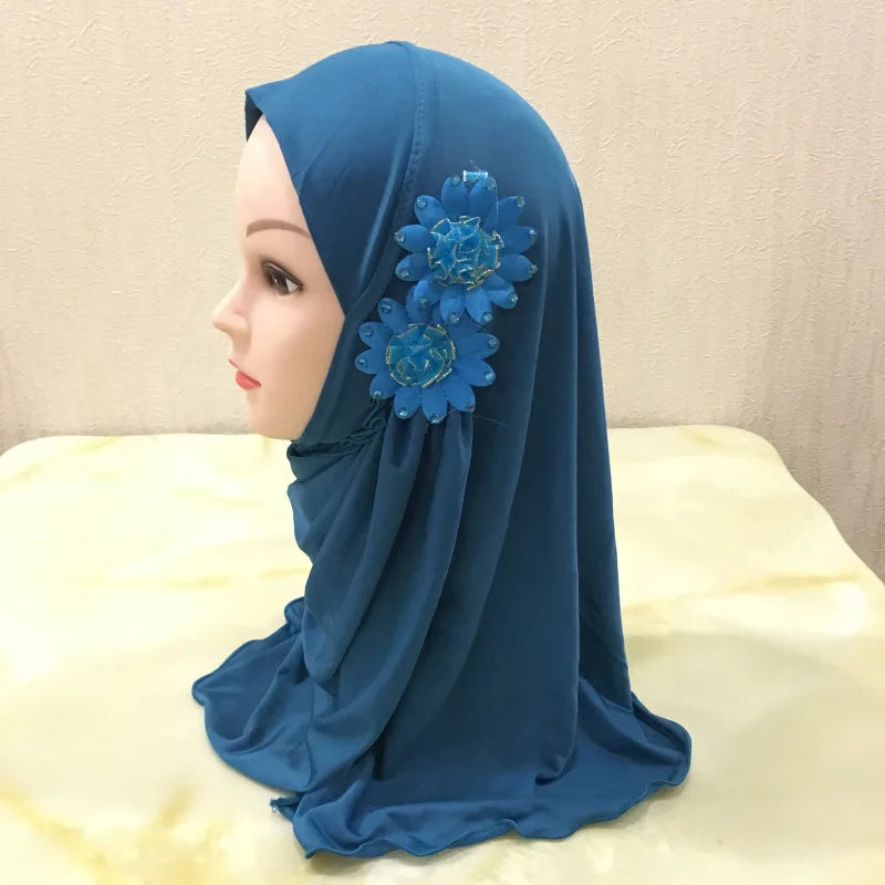 Wholesale Muslim Fashion Instant One Piece Hijab for Kids 2-7 Year Olds Little Girls Two Flowers Beaded Scarf Children Hijabs