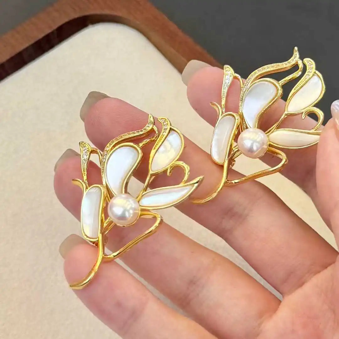 Gilded Golden Orchid Petals Brooch 7-8mm Natural White Freshwater Pearls Light Luxury Flame Flower Design for Gift Occasions