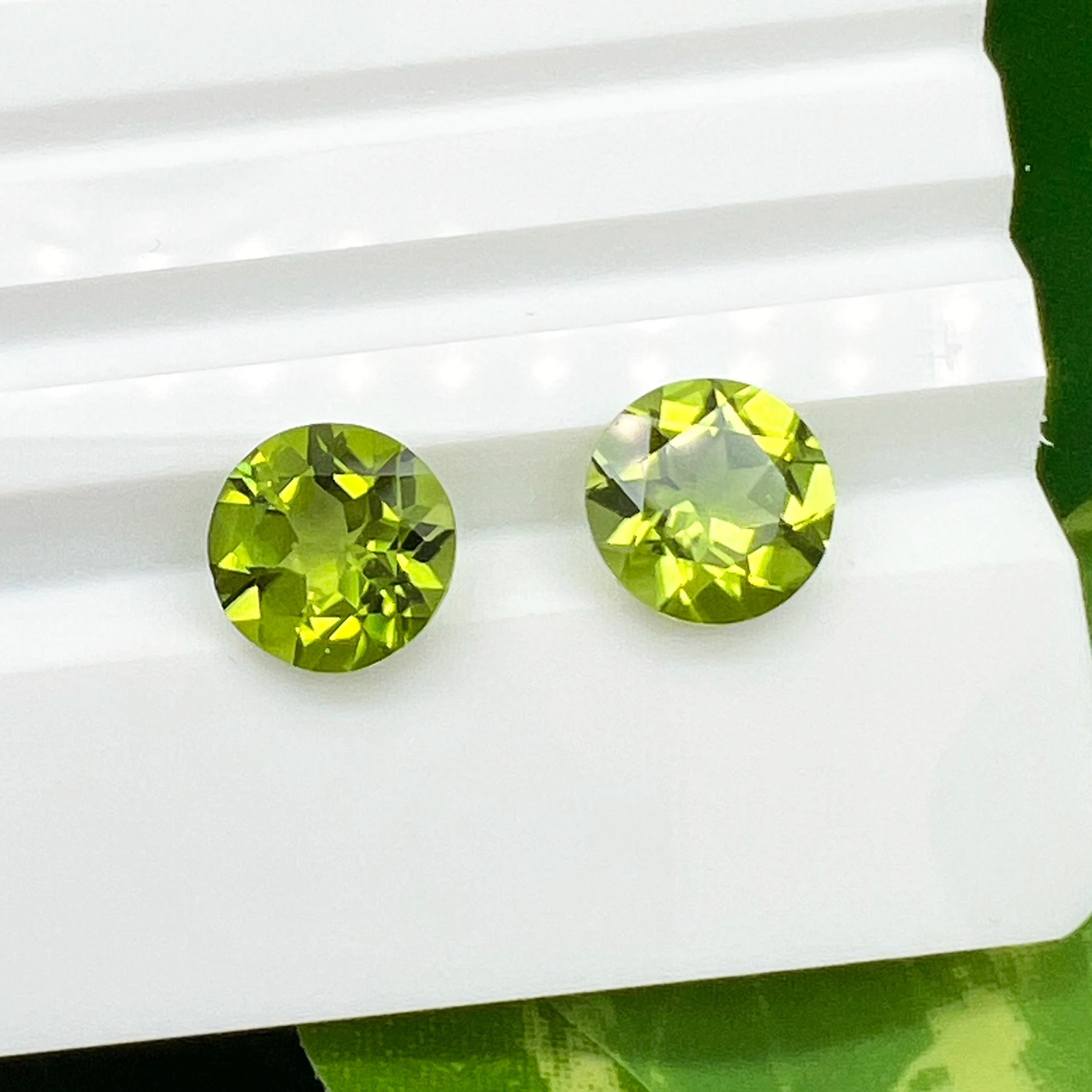 Round 4.0mm~7.0mm Faceted Natural Crystal Semi Gemstone VS Good Quality Jewelry Setting Natural Peridot