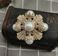 Pearl Brooches Pins Wholesale Spot Hot Sale Woman Retro Luxury Alloy Rhinestone Brooch Cross Brooches