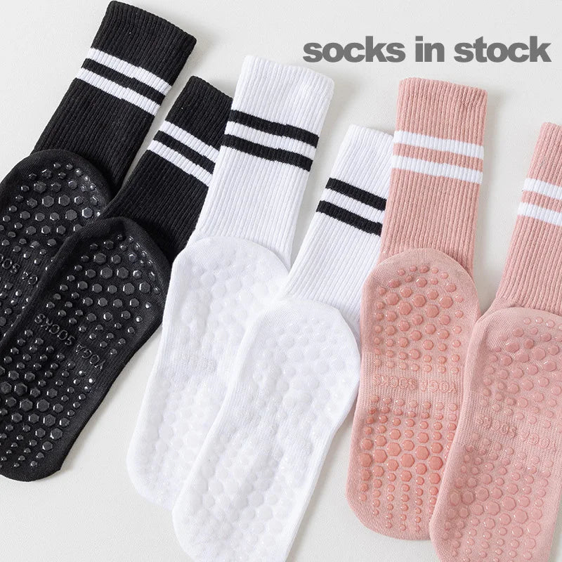 Low Moq Women Cotton Sports Socks in Stock Grip Yoga Socks Wholesale Athletic Pilates Socks