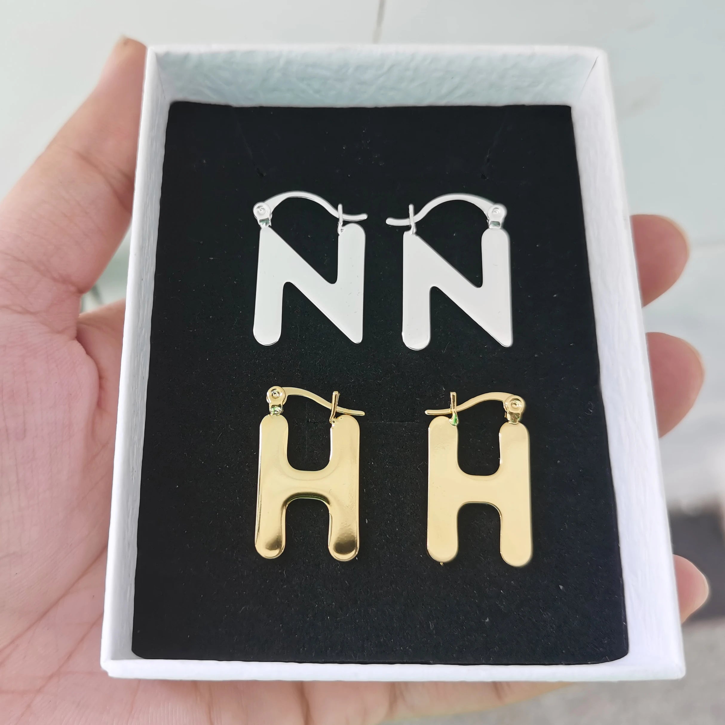 Qiuhan Stainless Steel Personalization  Initial Letter A-Z Earrings Earstud Jewelry Gift for Women