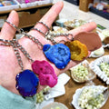 New Arrivals Cheap Crystal Craft Jewelry Natural Quartz Colorful Aura Agate Geode Crystal Keychain for Gift