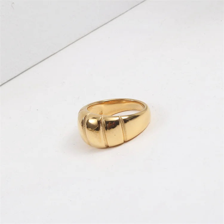 Hot Selling Bread Design Finger Ring Stainless Steel Silver 18k Gold Plated Jewelry Women Chunky Croissant Ring
