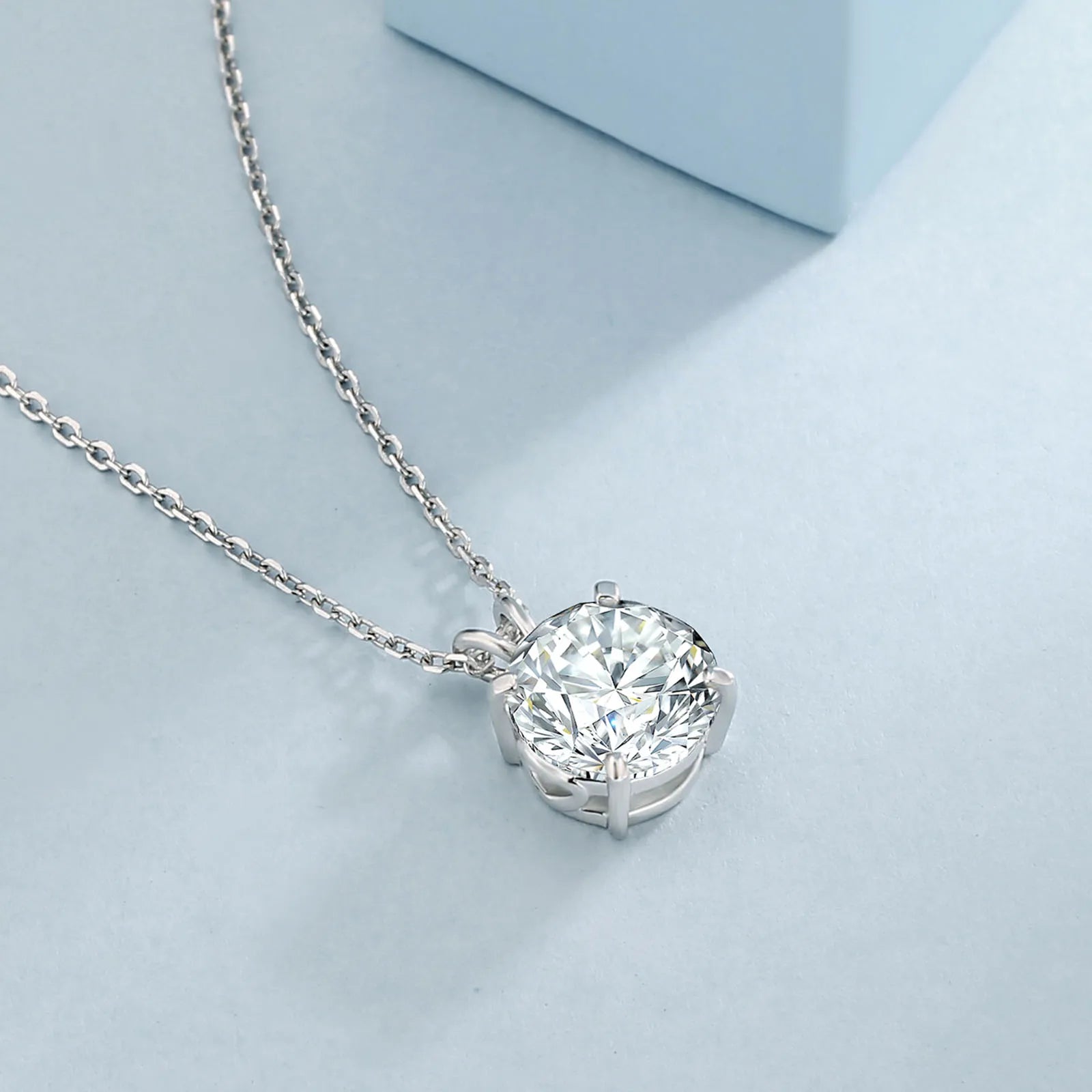 Timeless IGI Certified Lab-Grown Diamond Pendant 18K Solid Gold Chain Women Elegant Design Brilliant-Cut Diamond Charm Necklace