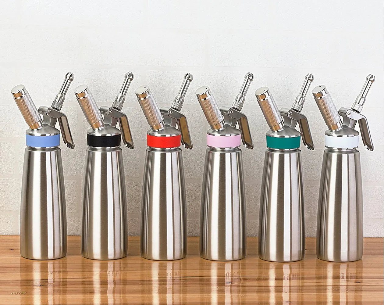 1-Pint / 500 mL Eco-Friendly Stainless Steel Cream Whipper Leak-Free Canister 3 Decorating Nozzles Cleaning Brush Dessert Tools