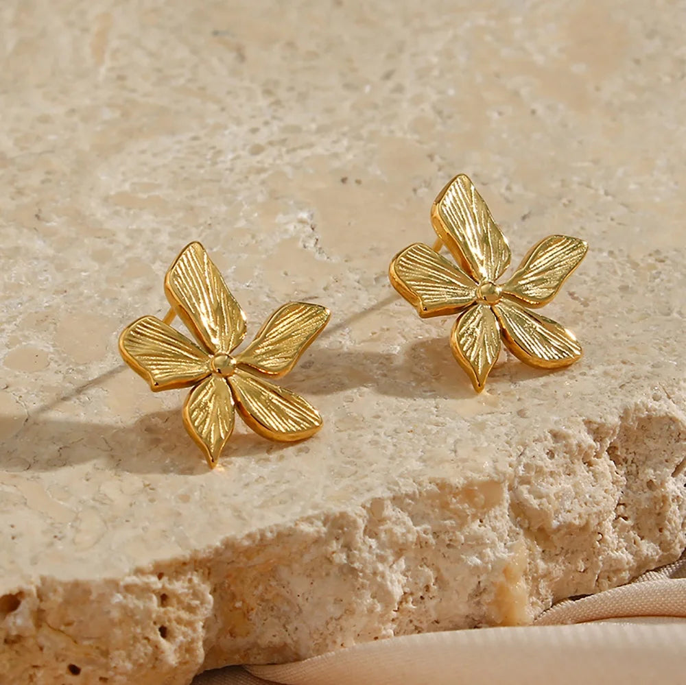 Dreamshow Dainty Vintage Engraved Texture Flower Stud Earrings for Women Stainless Steel Earrings
