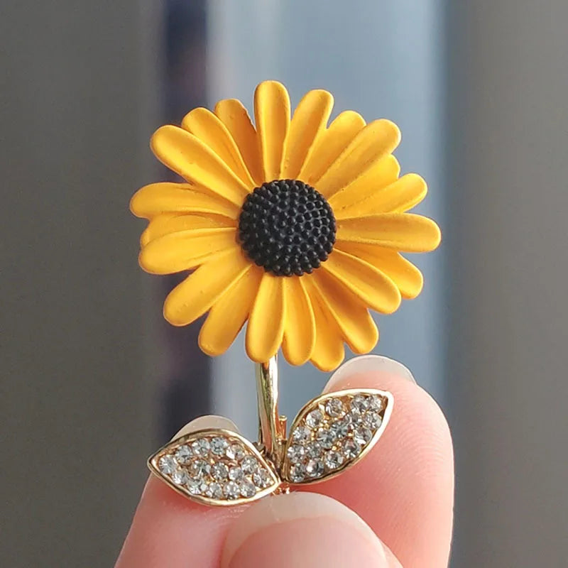 2023 Hot Sale Women's Sunflower Yellow Rhinestone Brooch Pins Floral Design Brooches for Weddings Parties and Gifts
