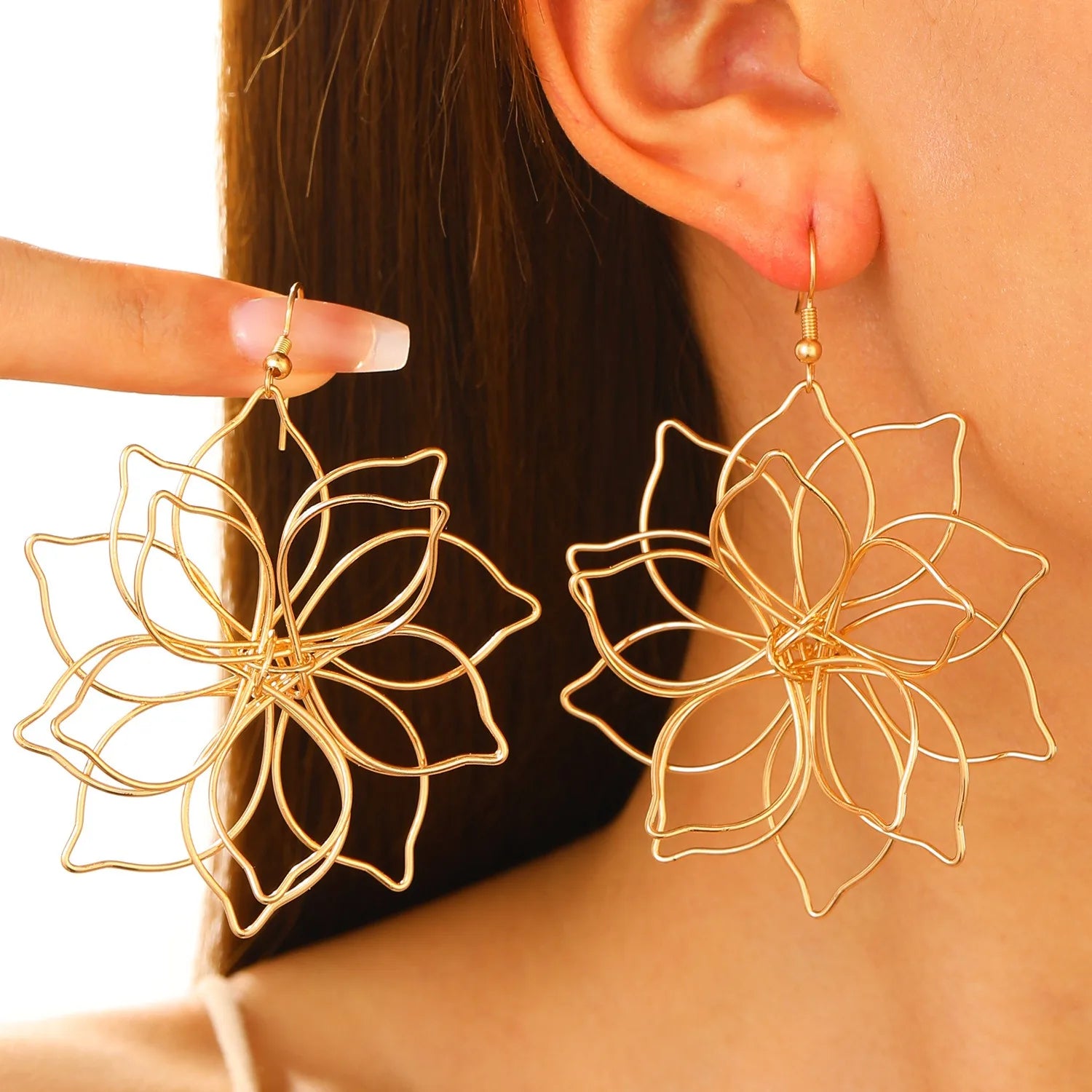 Wholesale Retro Exaggerated Metal Hollow Out Flower Earrings for Women Geometric Pendant Earrings