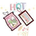 Kuien Promotion Custom Printed Acrylic Photocard Holder Plastic Key Chains Charms Open Shaker Anime Photo Frame Keychain Charms