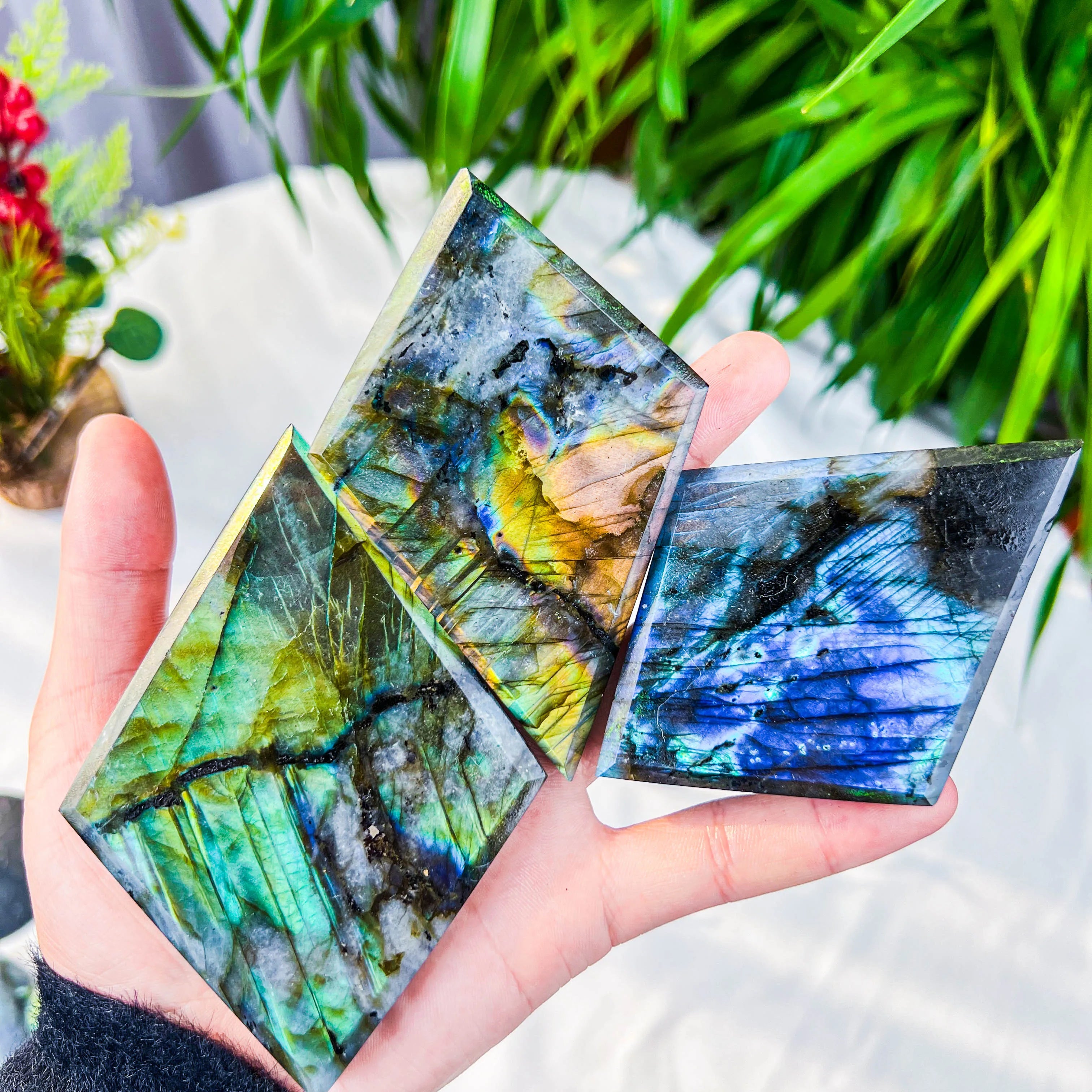 New Arrival Hand Carved Natural Crafts Healing Stone Labradorite Rhombus Labradorite Diamond Shaped Slices for Decoration