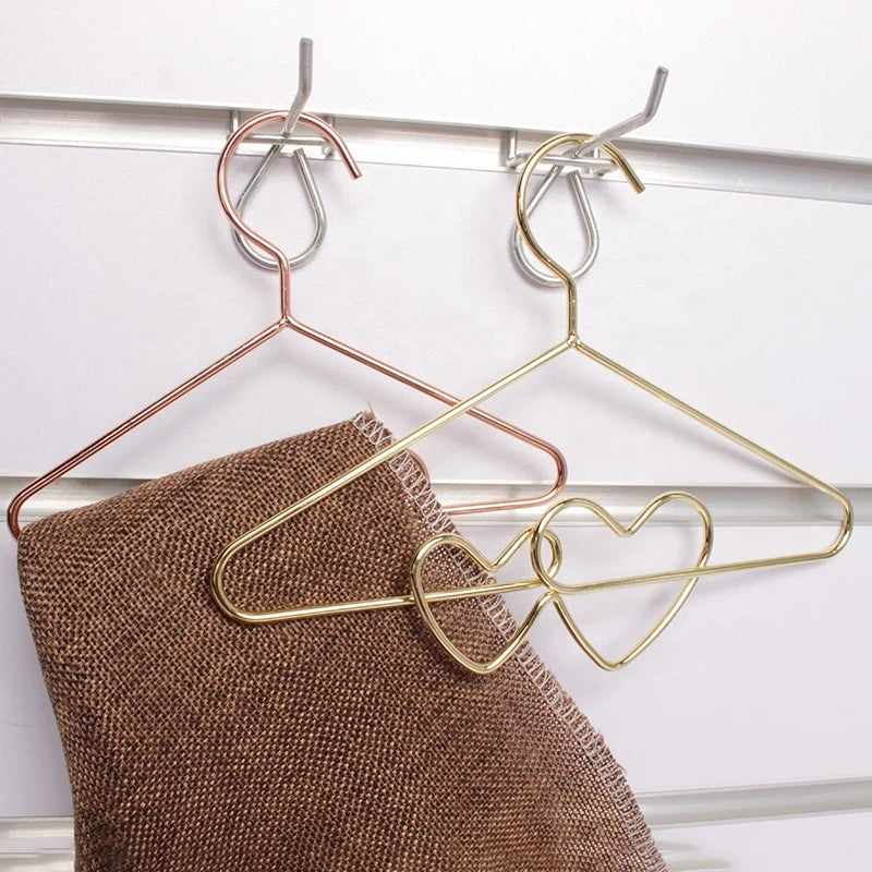 Unique Heart Design Custom Size Single Tier Flexible Gold Metal Pet Clothes Hangers for Scarf and Doll Clothes