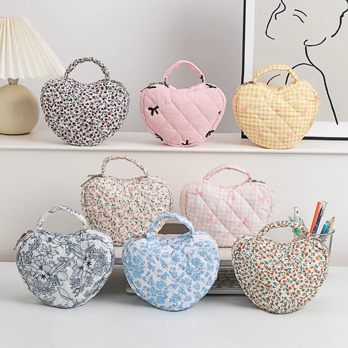 New Design Large Space Petile Floral Storage Portable Travel Pouch Zipper Heart Shape Quilted Cotton Makeup Bag for Women
