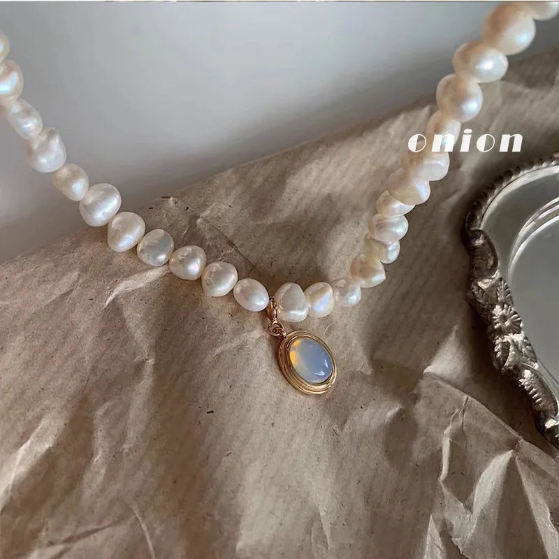 Hot Selling Pearl Beads Moonstone Pendant Necklace Collier En Perle Africain Good Quality Irregular Mother of Pearl Necklace