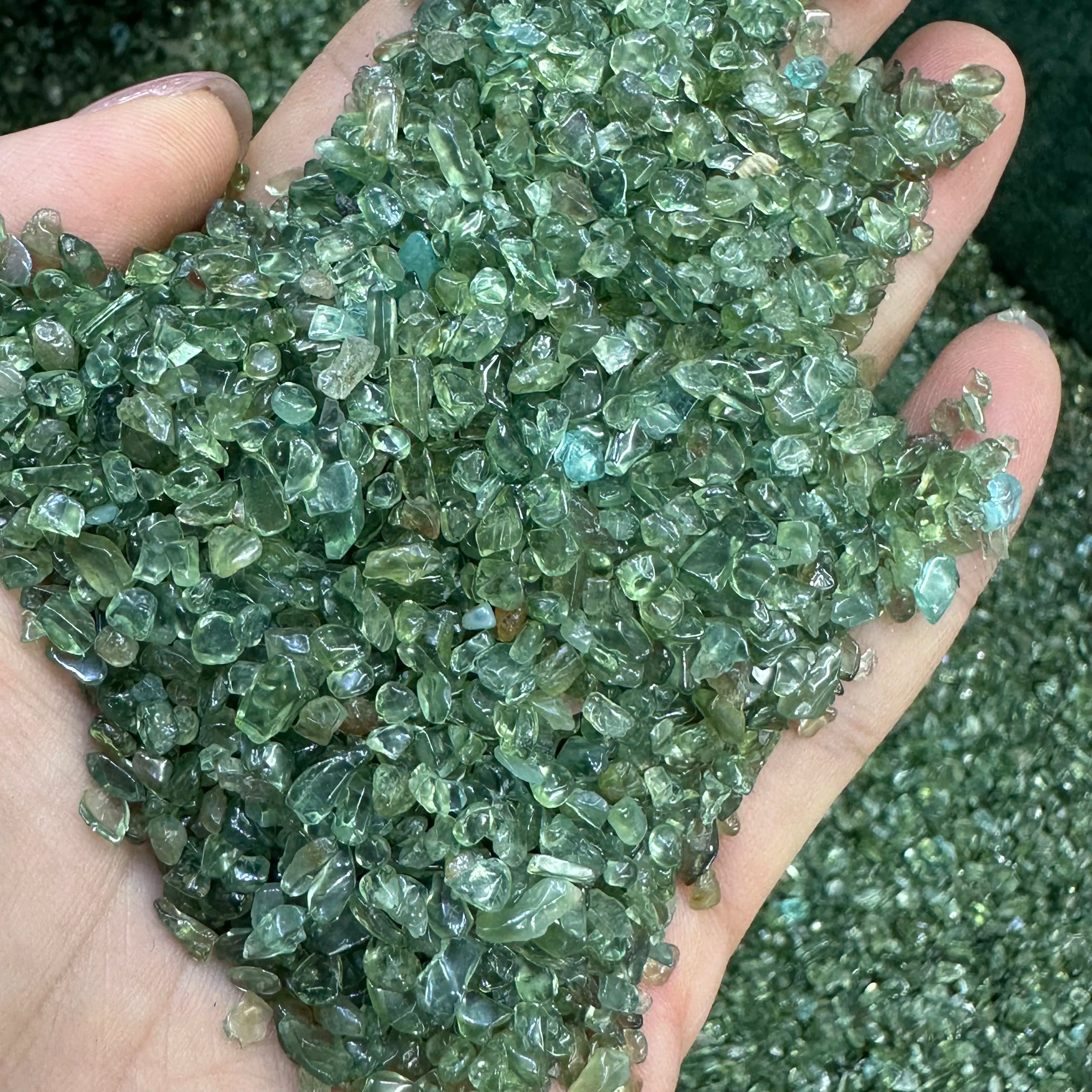 Wholesale Natural  ApatiteTumbled Stone Gravel Green Peridot Gravel for Healing