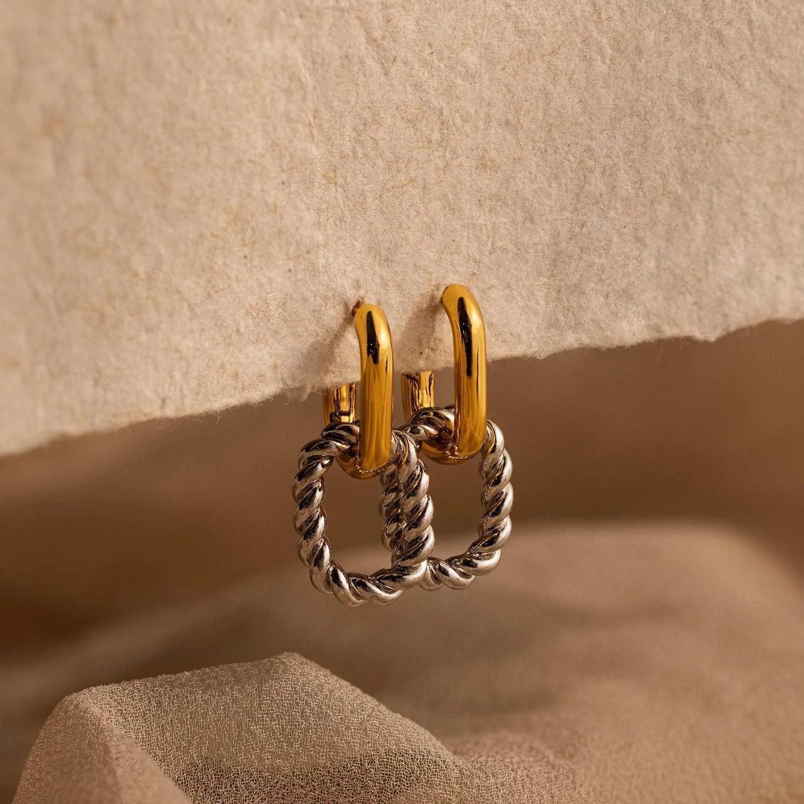Wholesale Geometric Creative Hollow-out Circle Earrings Vintage Rock Interlocking Stainless Steel Earrings for Women