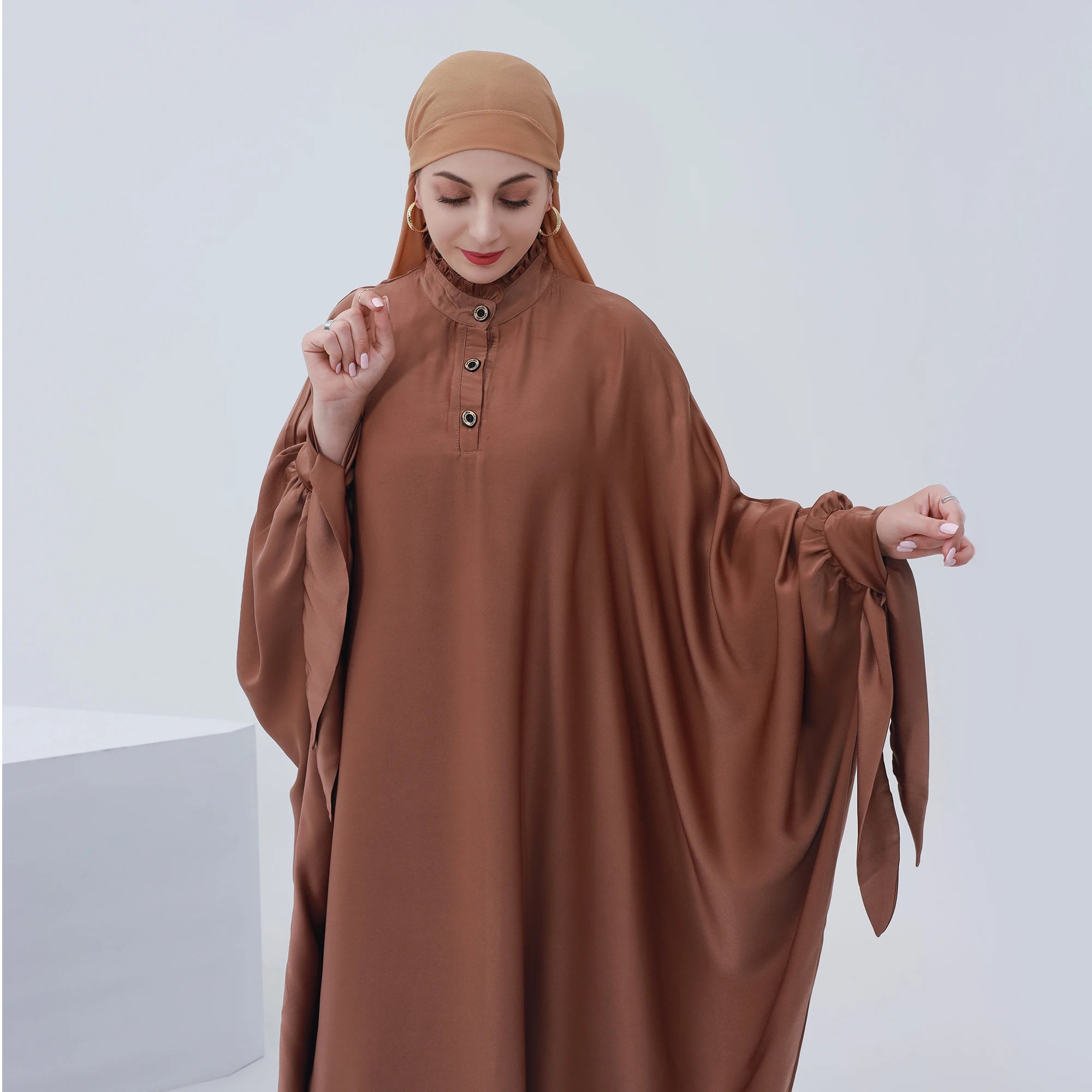CLearance Sale Traditional Muslim Clothing Modest Abaya Kaftan Dress Satin Jilbab Abaya Femmes Robe Musulmane With Tie Sleeve