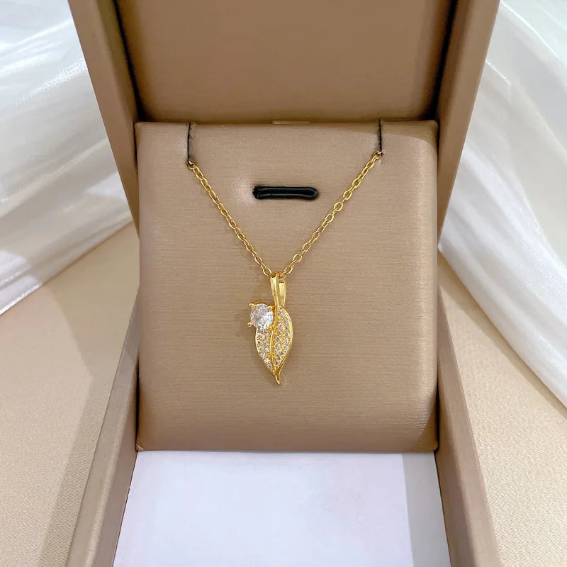 Fashion Micro Pave CZ Leaf Pendant Necklace 18k Gold Plated Stainless Steel Chain Leaf Shape Necklace for Women Girls