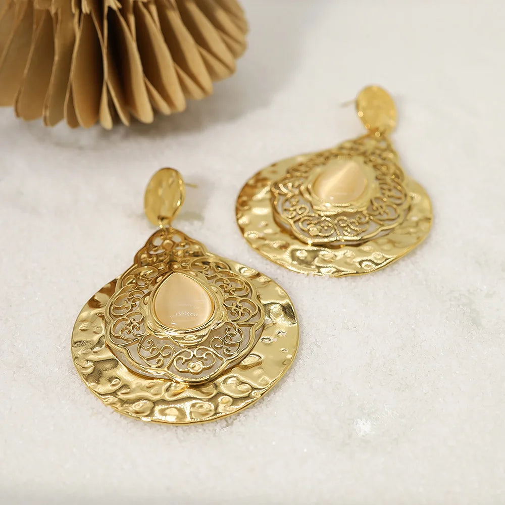 Wholesale Gold Plated Zircon Percussion Pattern Metallic Exaggerated Huggie Earrings Palace Style Carved for Women
