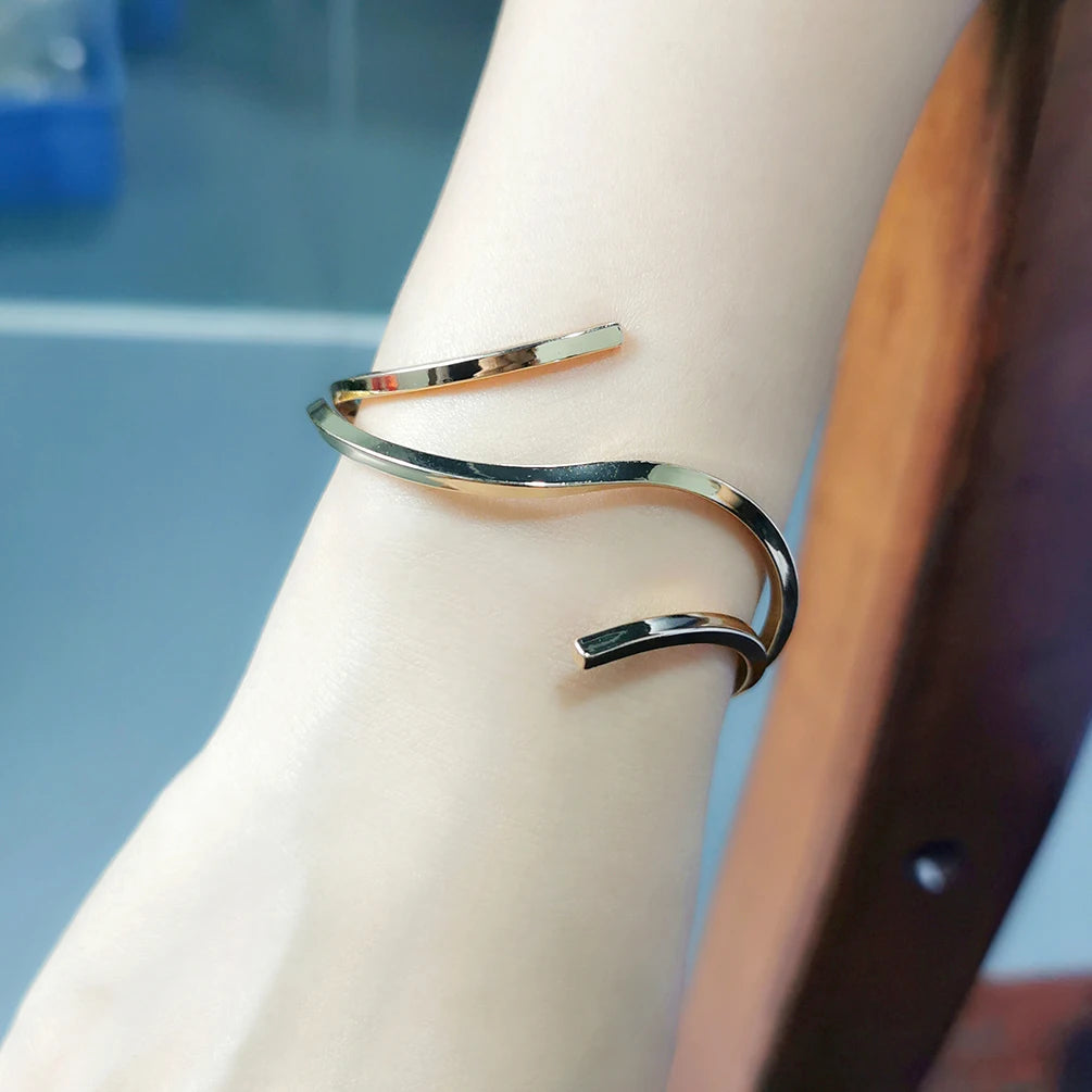 Charms Designer Fashion Trendy Jewelry Gold Plated Brass Opened Cuff Bangle Bracelets Simple Statement Punk Women Bracelet