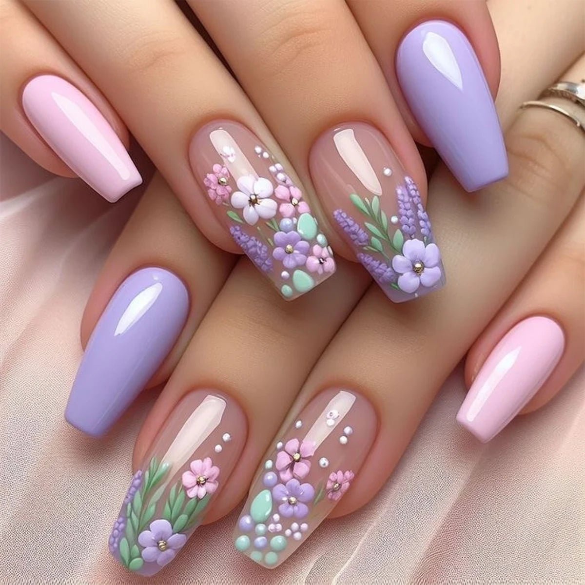 24 Pcs/set Acrylic 3722 Charming Floral Nail Art with Lavender Accents Short Ballet French Press on Nails Artificial Fingernails