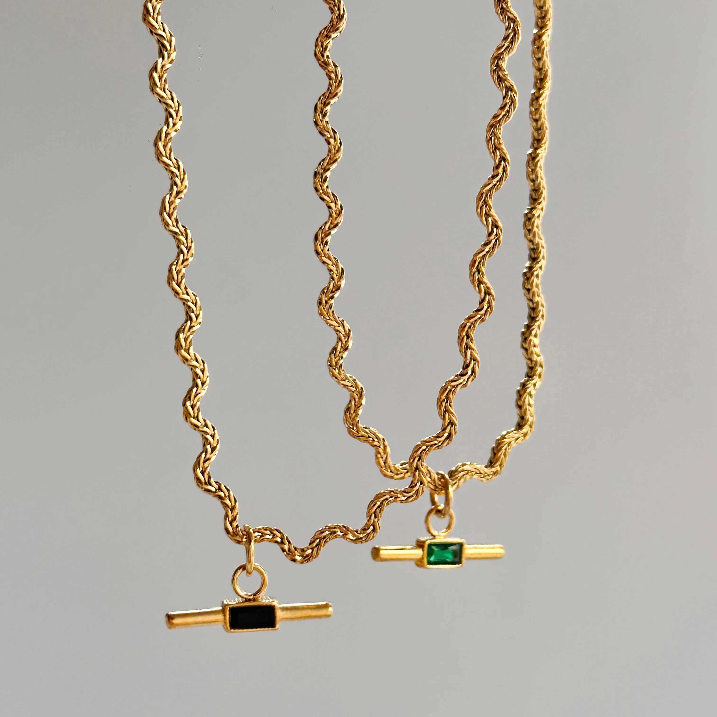 Dazan New HOT 18k Gold Plated Tarnish Free Stainless Steel Minimalist INS T Stick Noble Green Zircon Twist Wave Necklace
