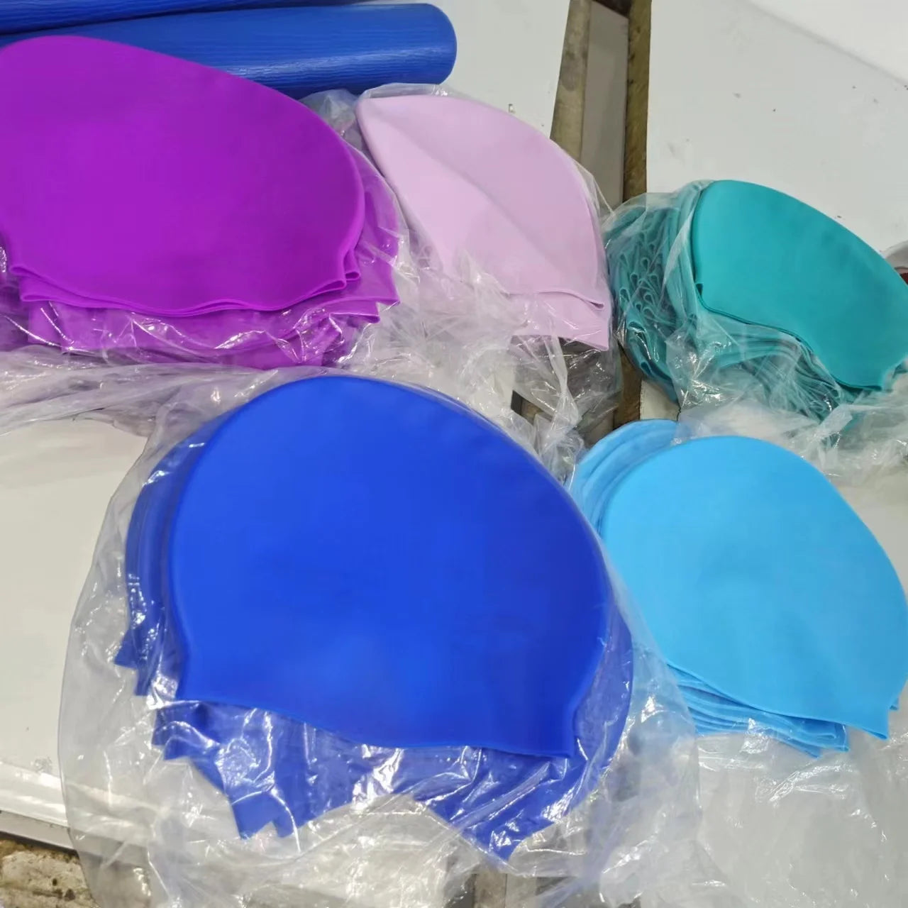 Factory Wholesale 60g Silicone Swim Cap Waterproof Colorful Sports Pool Hat for Women Men Kids Durable High Elasticity for Long