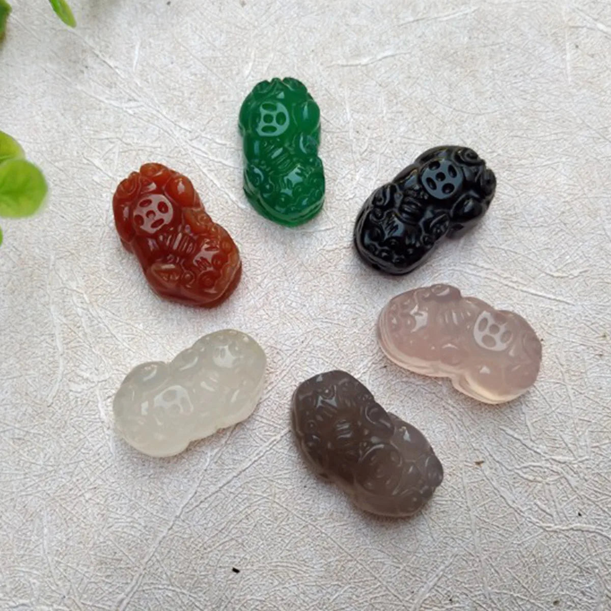 Beautiful Chinese Fengshui Natural Agate Jade Carved PiXiu Lucky Chalcedony Bracelet Pendant Gift