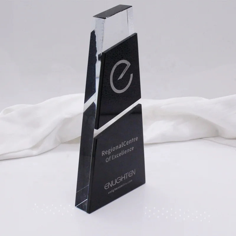 New Fashion Engraving Logo K9 Clear Crystal Star Trophy Custom Crystal Trophies Awards for Enterprise Activity Award
