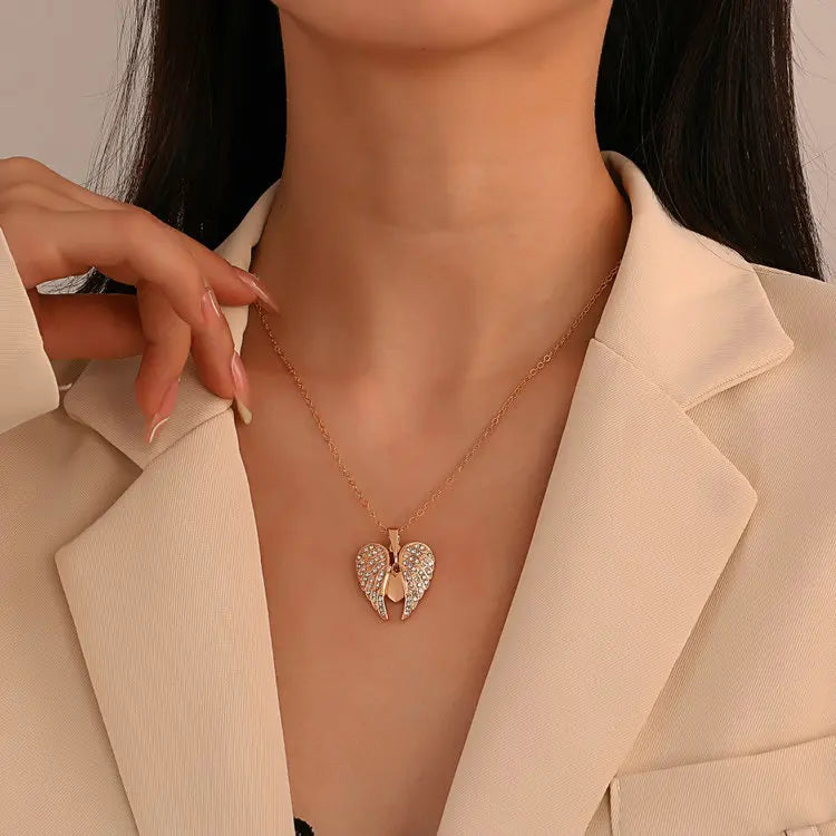 Wholesale Fashion Gold Plated Rhinestone Angel Wing Heart Pendant Necklace Open Locket Design for Women's Weddings Parties
