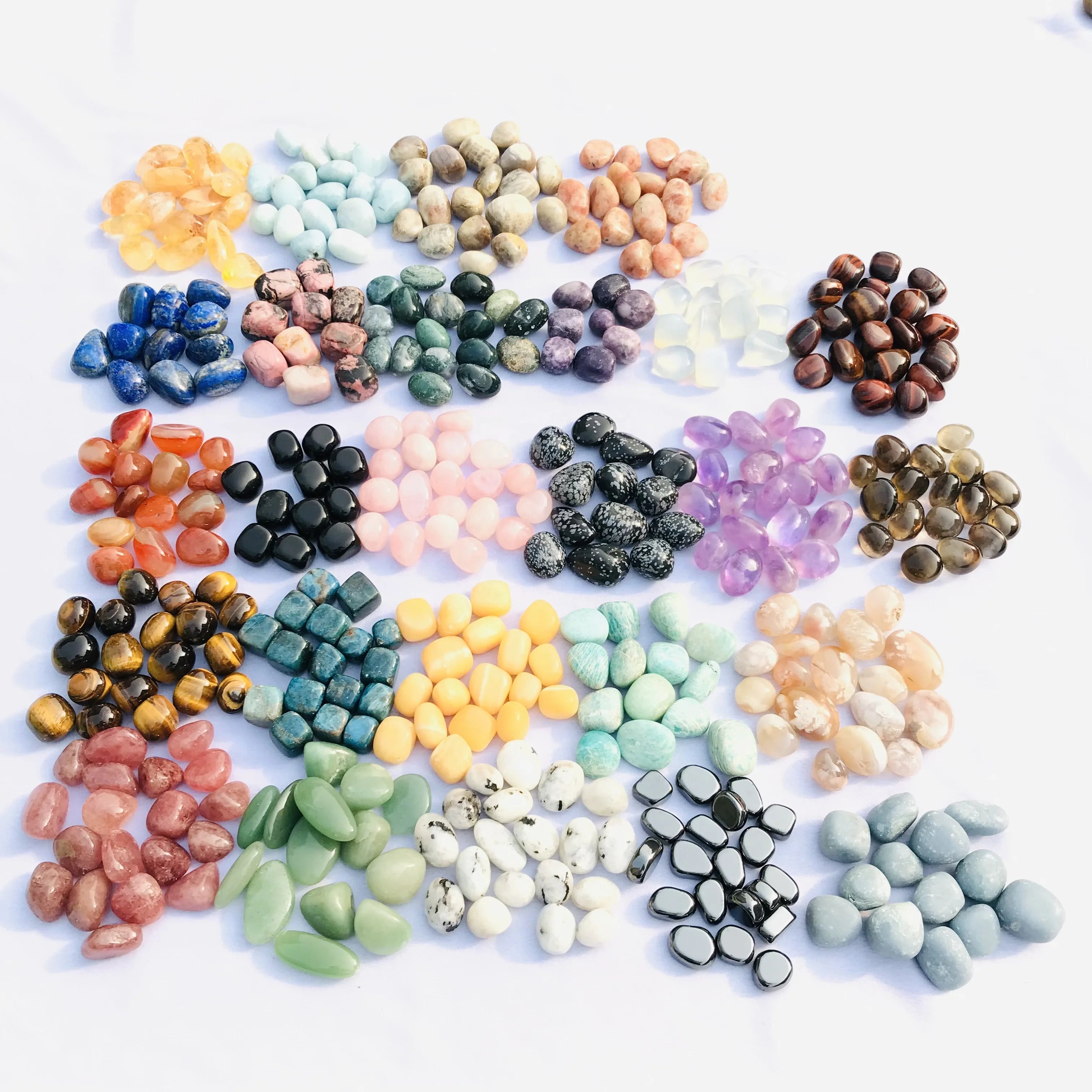 Wholesale  High Quality All Kinds of Crystal Material Tumbled Stone rainbow Fluorite Tumbled Stone for Healing