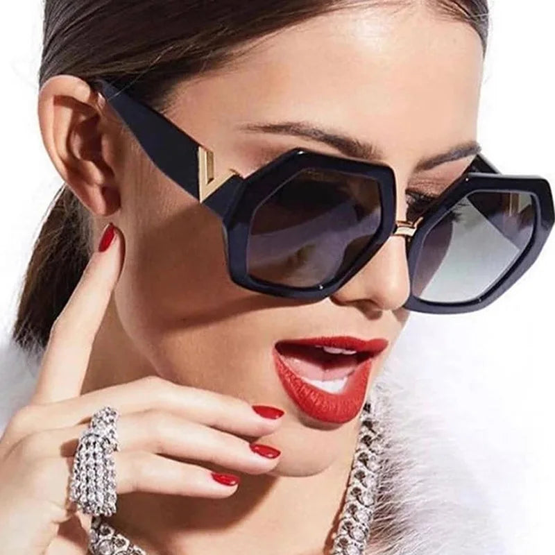 UNOC 2022 Designer Polygonal Sunglasses for Women New Irregular Fashion PC Glasses with White Yellow Red Blue Frames